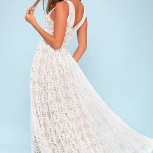 Looking for Lulu's Eliana Dress Size S-L in white/